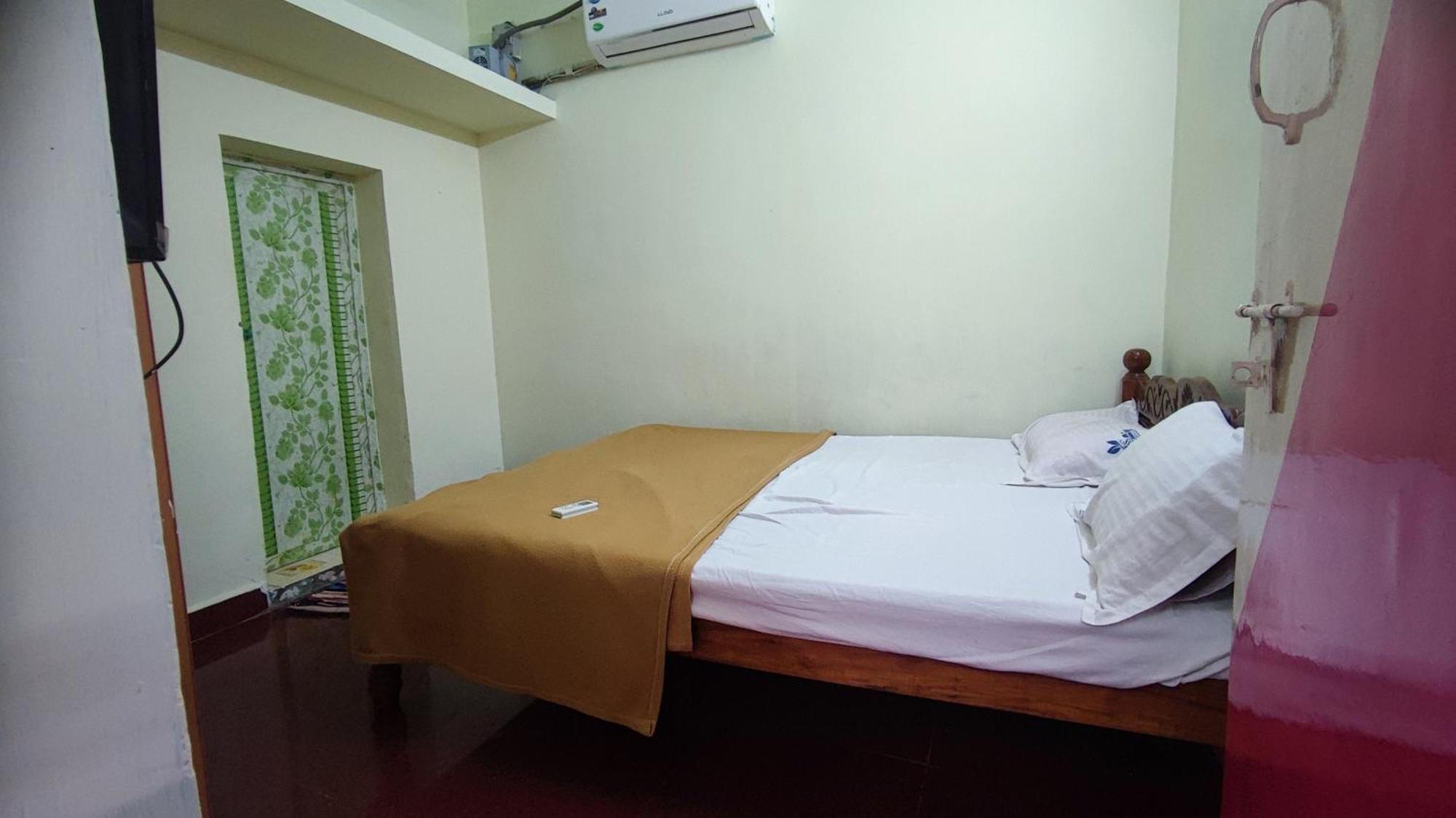Sr Villa Stay Kottakuppam Exteriör bild